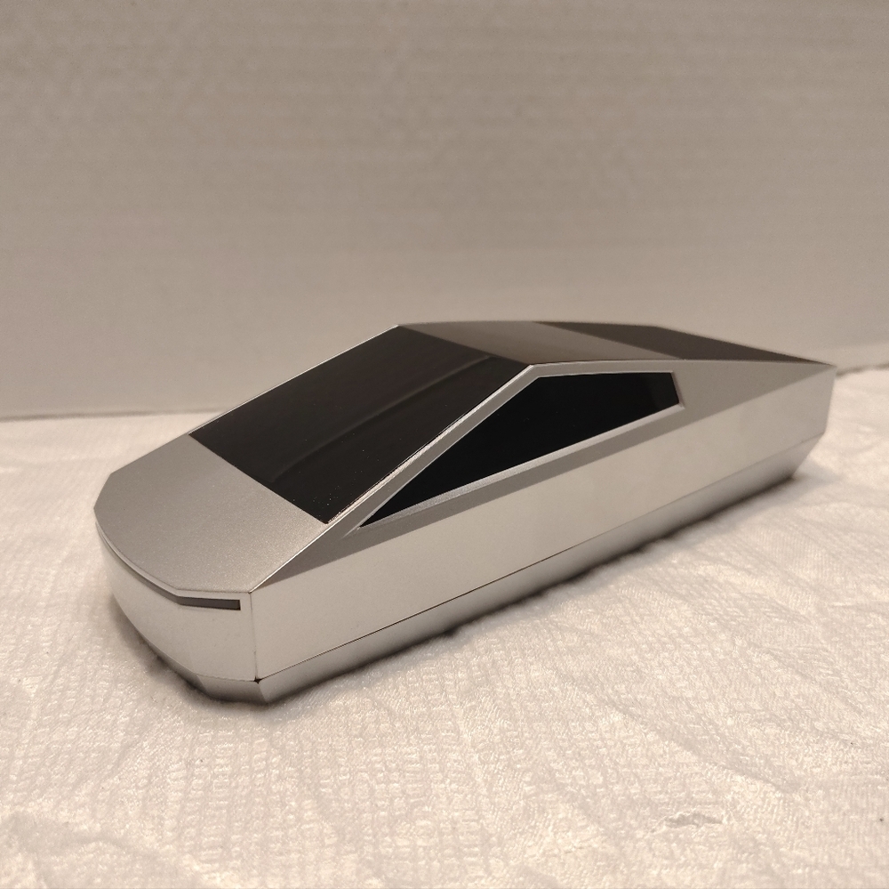 TESLA Levitating Cyber Truck 1:24 NO BASE